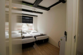 Отель Rafael Double-room in Amsterdam.  Амстердам